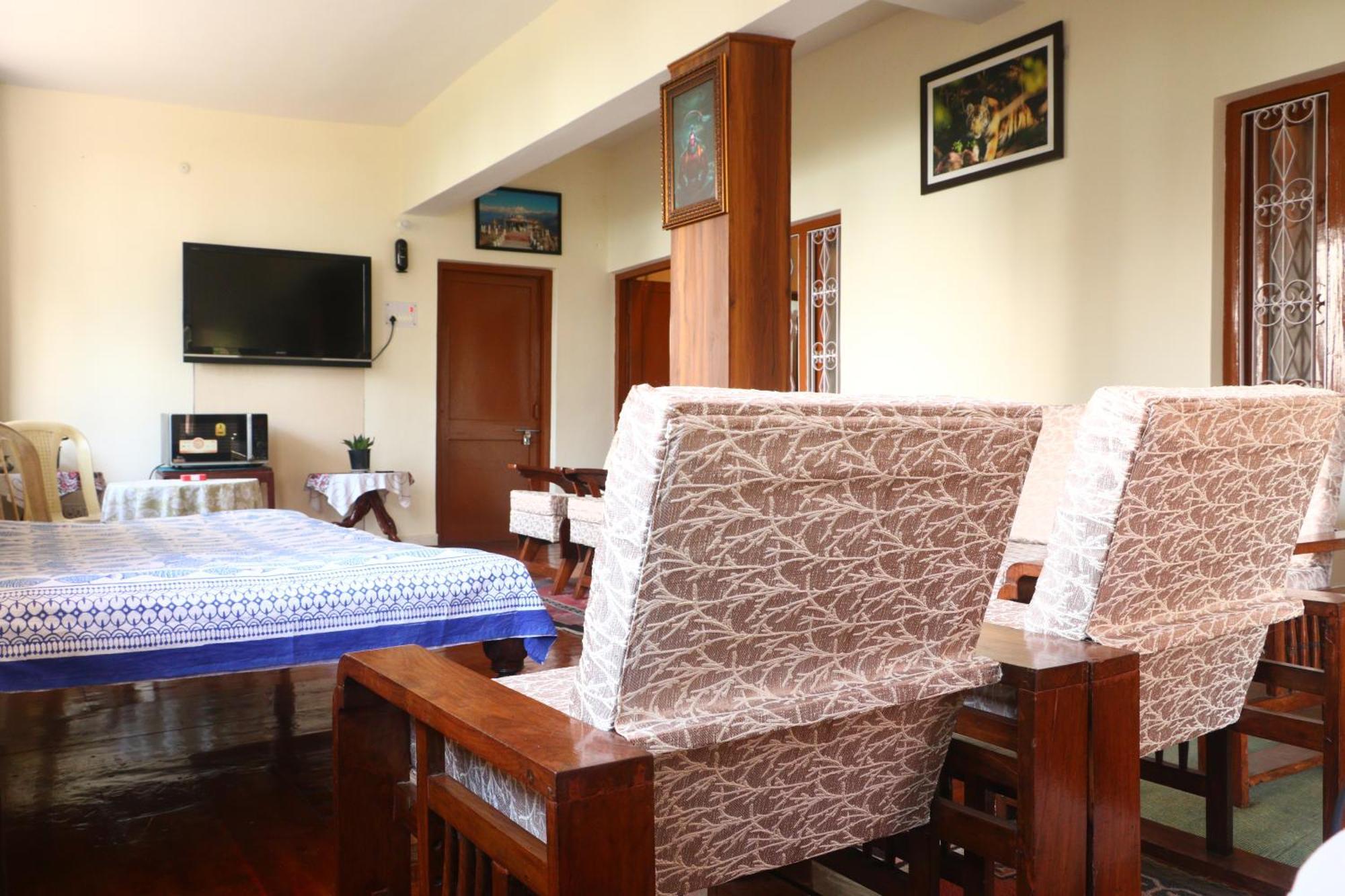 The Deodar Inn Pauri Eksteriør billede
