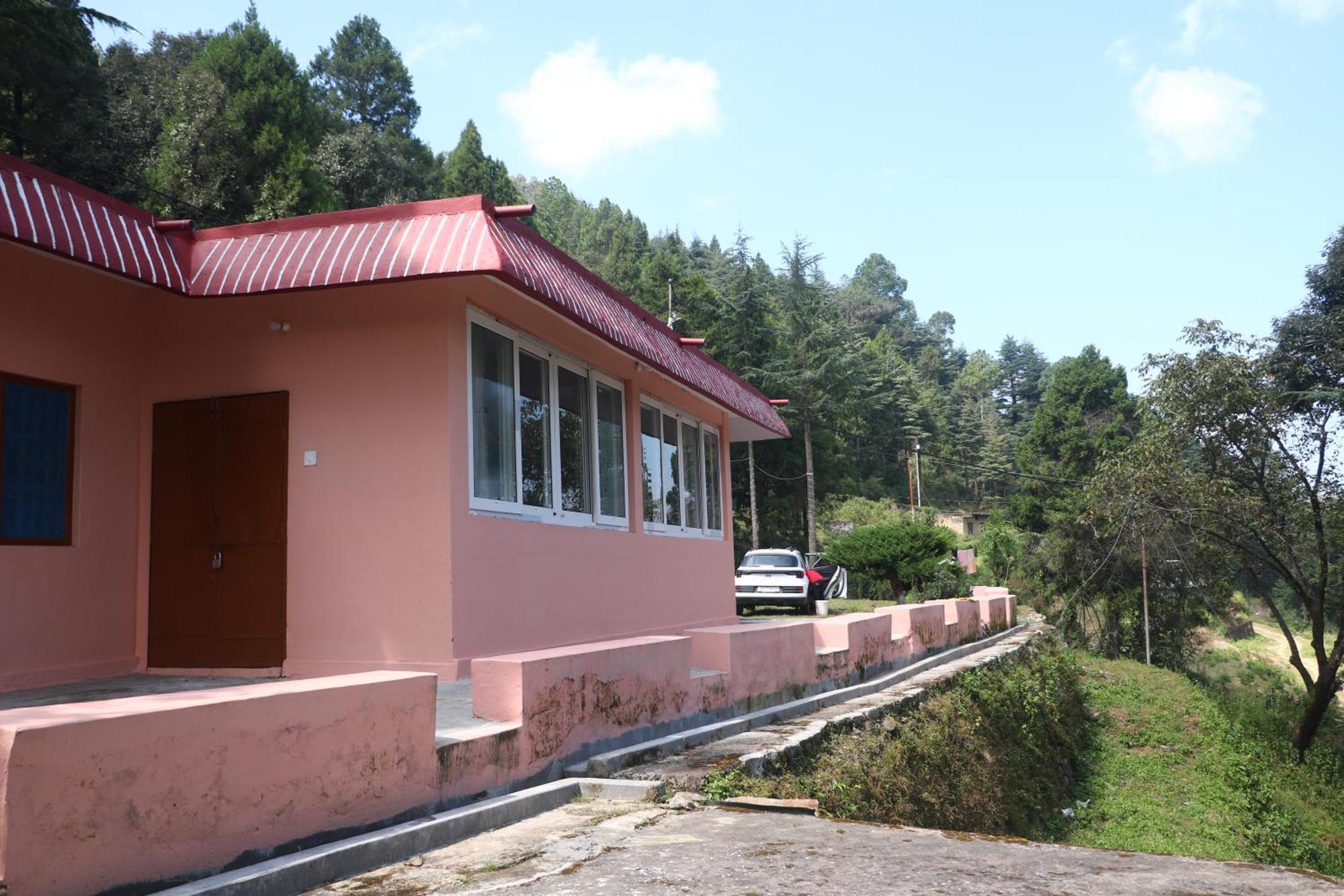 The Deodar Inn Pauri Eksteriør billede