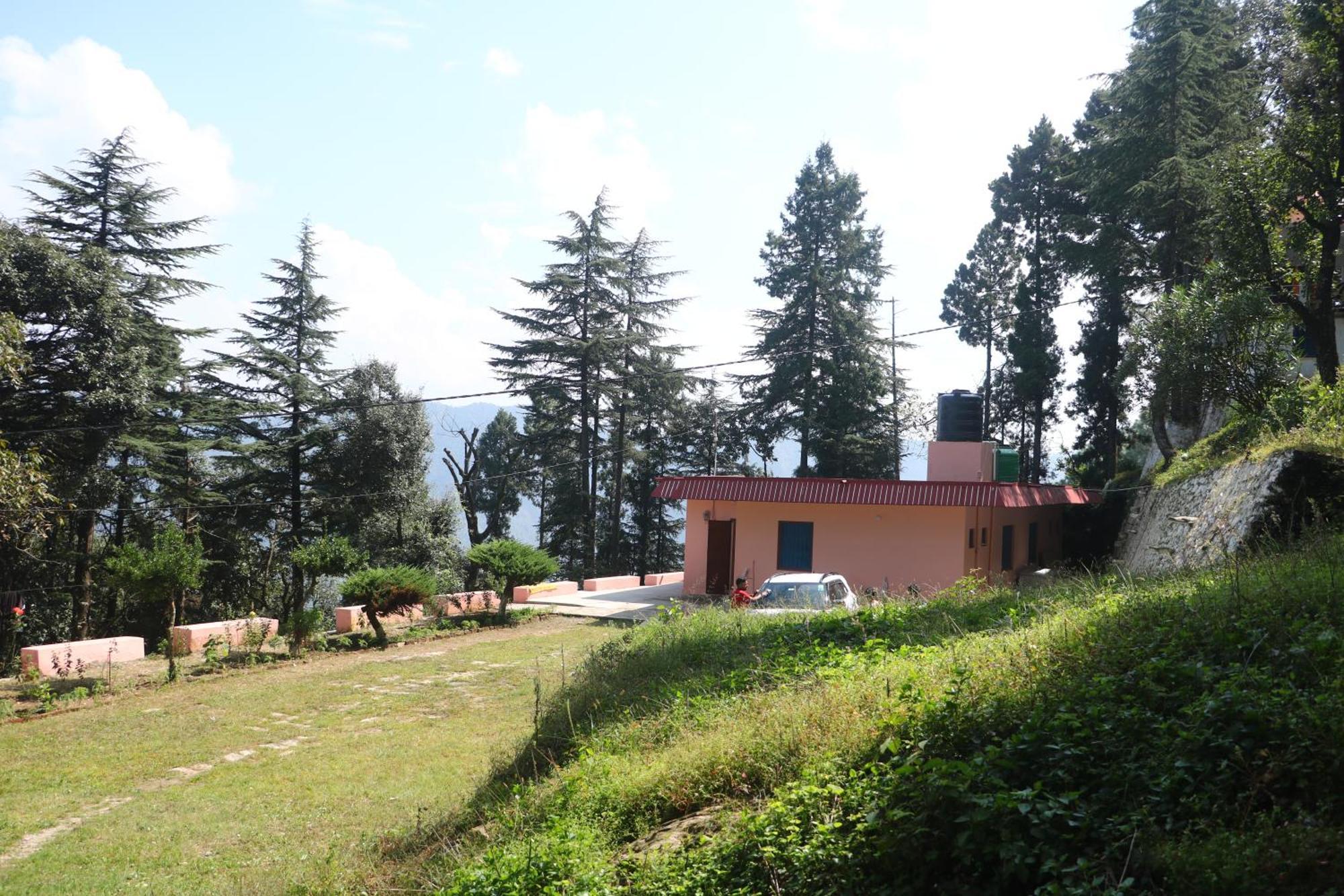 The Deodar Inn Pauri Eksteriør billede